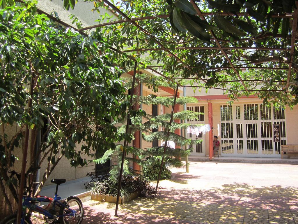 Manuhie Backpackers Lodge Bahir Dar Exterior photo